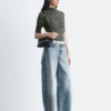 Top a maniche corte con collo alto