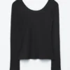 Top a maniche lunghe con scollo rotondo