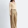 Top a V in maglia a coste