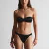 Top bikini con ruches