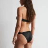 Top bikini con ruches