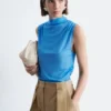 Top con collo alto arricciato