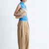 Top con collo alto arricciato