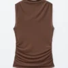 Top con collo alto arricciato
