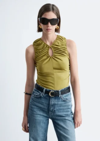 Top con scollo a goccia arricciato