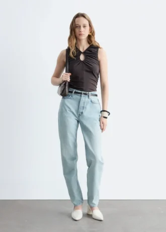 Top con scollo a goccia arricciato