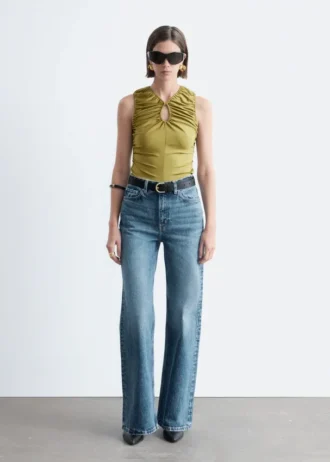 Top con scollo a goccia arricciato