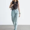 Top con scollo a goccia arricciato