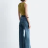 Top con scollo a goccia arricciato