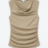 Top drappeggiato con collo a cappuccio