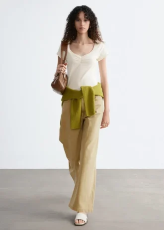 Top in jersey con ruches sul busto