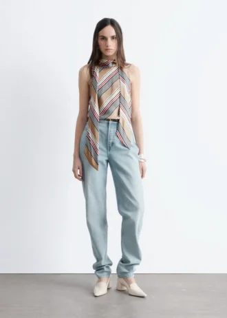Top in seta con scollo a sciarpa