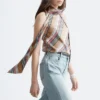 Top in seta con scollo a sciarpa