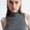Top senza maniche con collo alto