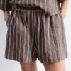 Voluminosi shorts in stile boxer